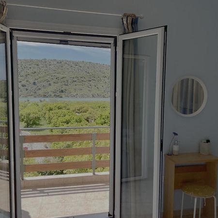 Apartament Ktima Klimentini Vivári Zewnętrze zdjęcie